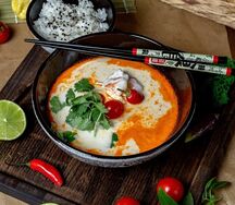 Том ям с морепродуктами