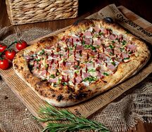 Пицца Неаполитана мясная BBQ