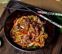 Тайская лапша со свининой