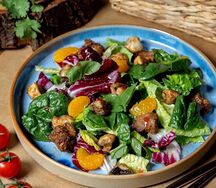 Салат с куриной печенью под фруктовым дрессингом