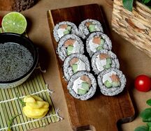 Кимпаб с форелью и крем-чизом