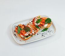 Брускетта с капрезе