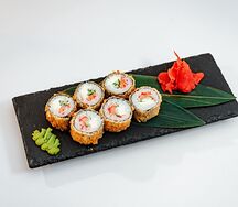 Горячий ролл с лососем
