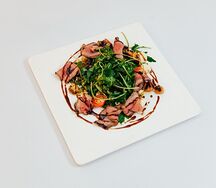 Салат с ростбифом