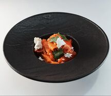 Салат с печеным перцем и фетой