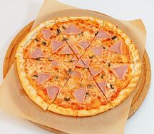 Пицца с ветчиной и грибами