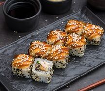 Ролл запеченный с курицей и грибами