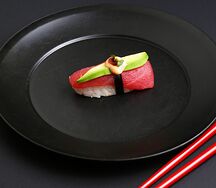 Суши с тунцом