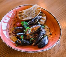 Мидии в соусе том ям