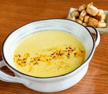 Сырный крем-суп с гренками