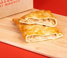 Чебурек с щукой и жареной капустой