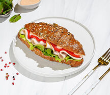 Бриошь с ветчиной куриной