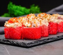 Тёплый ролл с лососем