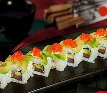 Ролл Окинава с икрой