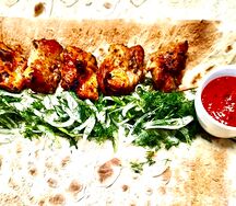 Бурум из филе куриного бедра в лаваше 