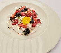 Меренга с ягодами