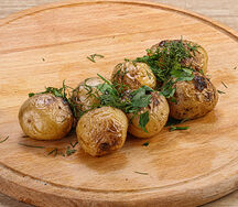 Молодой картофель на мангале