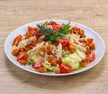 Салат Цезарь с курицей