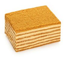 Пирожное Медовик