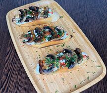 Брускетта с грибами