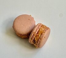 Макарон Карамель-фундук