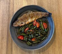 Радужная форель со стручковой фасолью