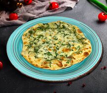 Домашний пирог со шпинатом и сыром сулугуни