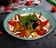 Салат с хрустящими баклажанами