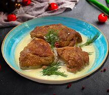Жареный цыпленок в сливочно-пряном соусе