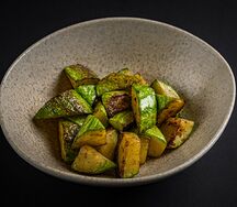 Кабачки, жаренные с чесноком и сванской солью