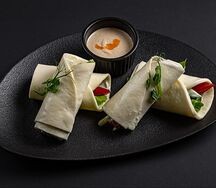 Грузинские роллы с соусом баже