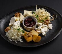 Ассорти из грузинских сыров