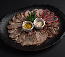 Ассорти мясное