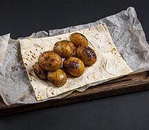 Молодой картофель на углях