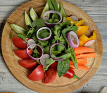 Ассорти из свежих овощей