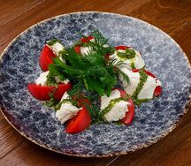 Капрезе по-бакински