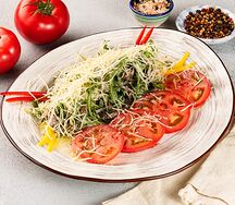 Салат с языком и рукколой