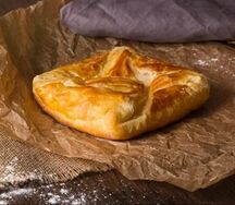 Конверт с сосиской и сыром