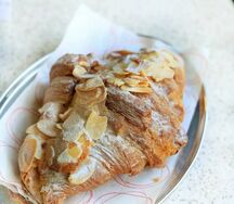 Круассан миндальный