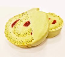 Фисташковый рулет с малиной и сливочно-фисташковым кремом