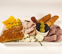 Антипасто с пастрами из индейки и утиной грудки 