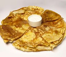 Блины со сметаной