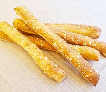 Хлебные палочки с сыром к супу