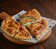 Хачапур со шпинатом и сыром