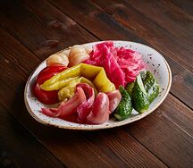 Ассорти из домашних солений