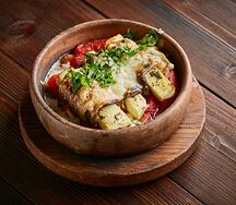 Баклажаны, запеченные с сулугуни и помидорами