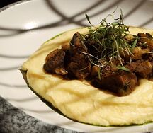 Картофельный аиладжь с томленой говядиной