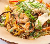 Фо сао хай шан - Рисовая лапша с морепродуктами