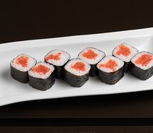 Маки с лососем