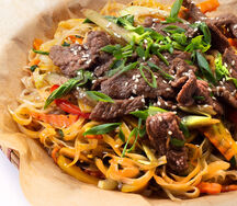 Фо сао бо - Рисовая лапша с говядиной